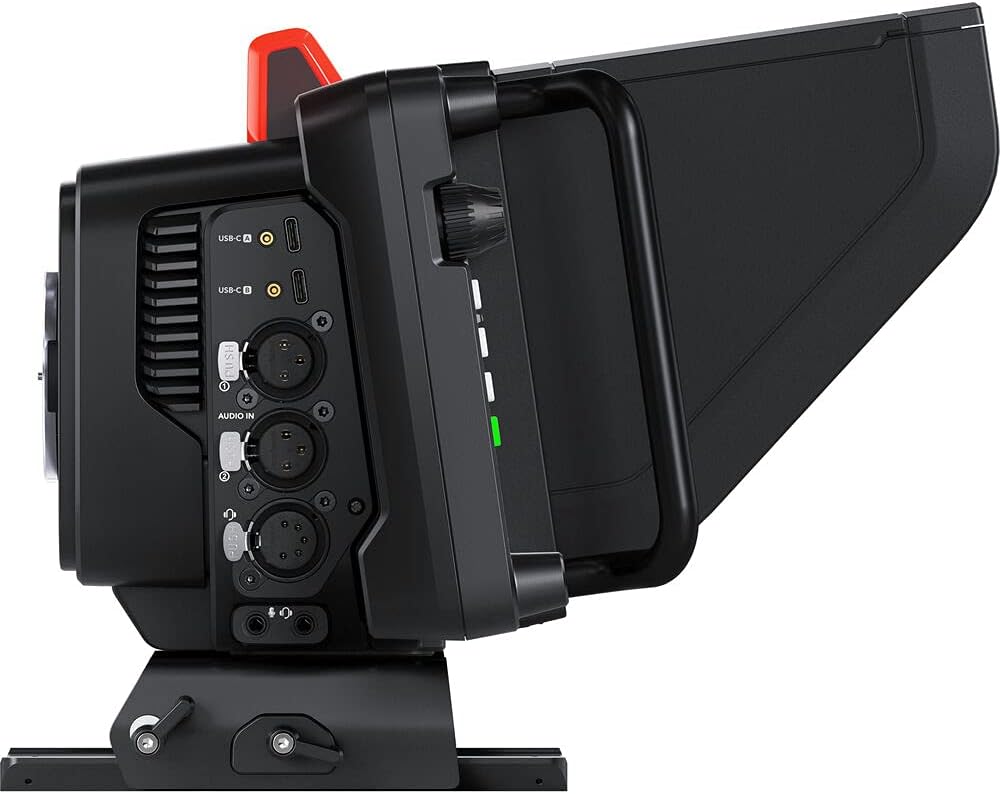 4K Studio Camera Bundle with Headphones and Screen Cleaning Wipes Q8209
