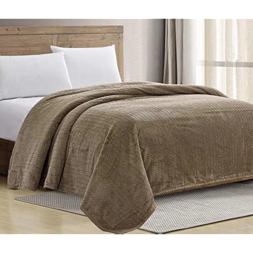 King Size Chevron Braided Blanket Q540137
