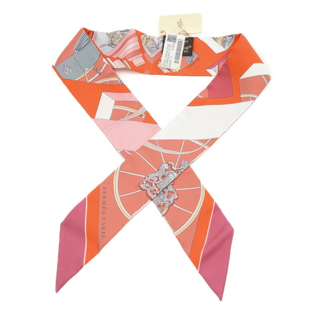 Pre-Owned 100% Silk Scarf J614