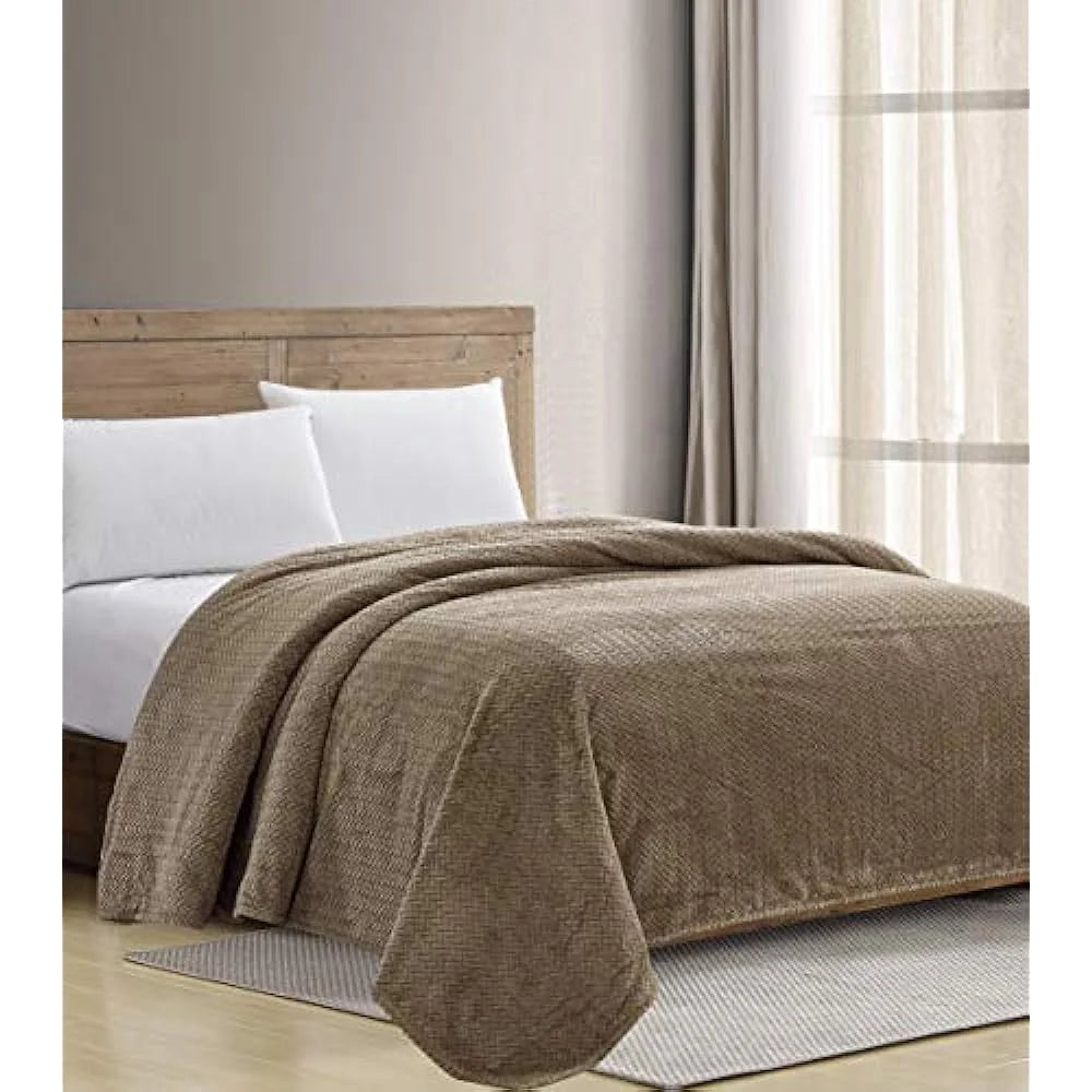 King Size Chevron Braided Blanket Q540137