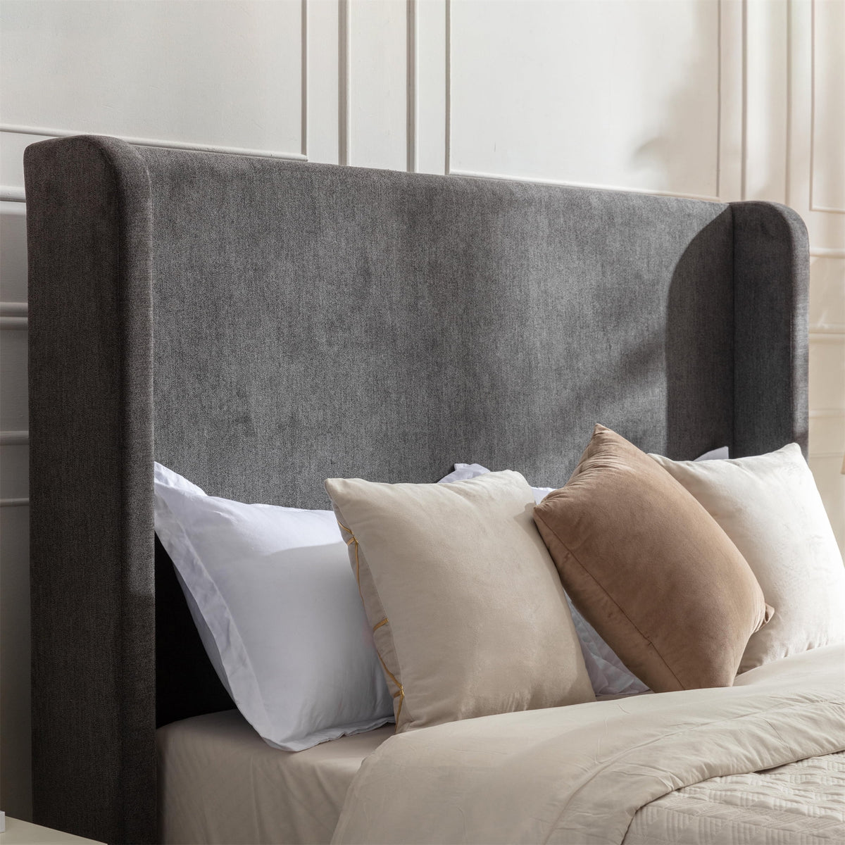 Queen Size Upholstered Platform Bed Frame with Wingback Headboard Z7406
